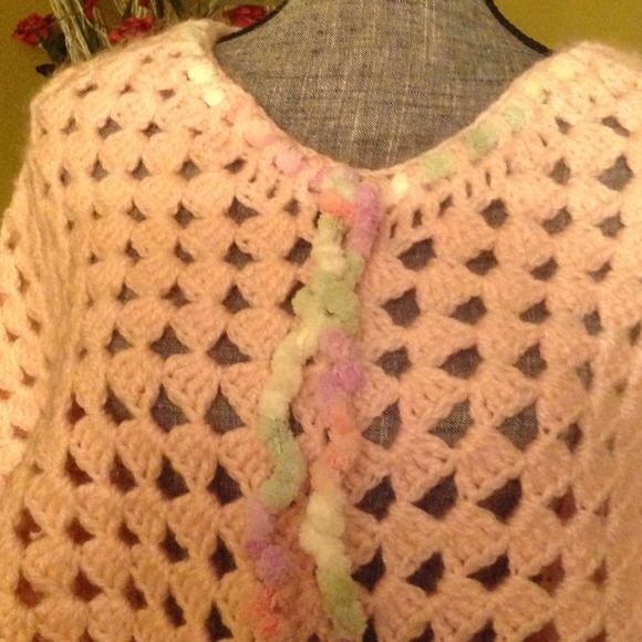 SOLD HANDMADE NWOT PINK PONCHO - Picture 3 of 3