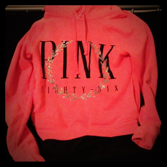 sold sold sold❤😍🎀Pink perfect pull over - bling