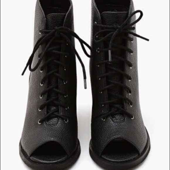 Nastygal winslet ankle boots 🌟✨host pick🌟✨