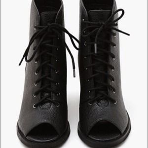 Nastygal winslet ankle boots 🌟✨host pick🌟✨