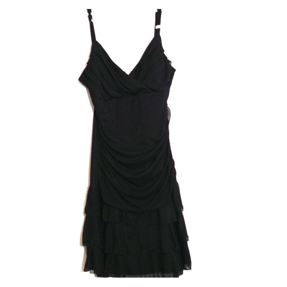Dresses & Skirts - Little black dress