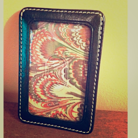 Dooney & Bourke ID case