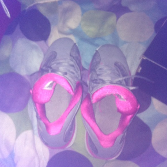 Jordan grey && pink 13s - Picture 1 of 4