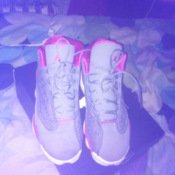 Jordan grey && pink 13s - Picture 4 of 4