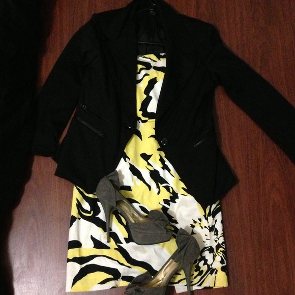 ❤️bundle sold ❤️ two dresses 1pair if shoes