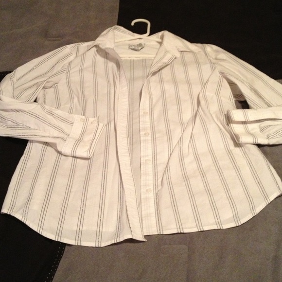 Button up dress shirt - Picture 1 of 1