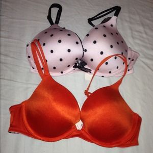 2 Victoria's Secret Very Sexy Push Up Bras 34B/32C