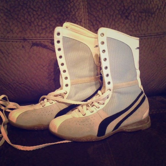 Light blue suede/leather lace-up boots