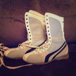 Light blue suede/leather lace-up boots