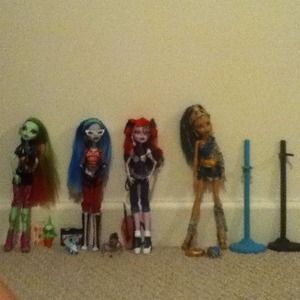 Monster high dolls reserved