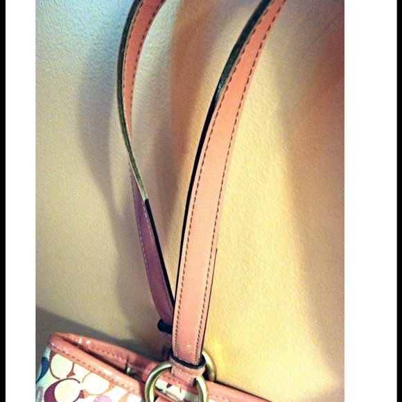 Coach Bias Heart Tote - Picture 2 of 4