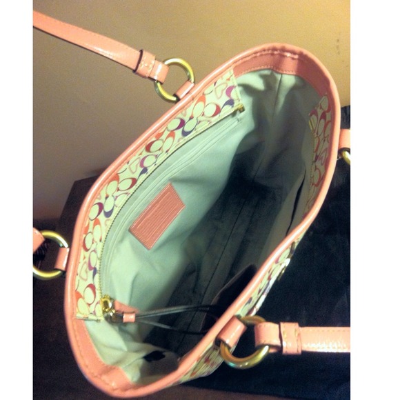 Coach Bias Heart Tote - Picture 4 of 4