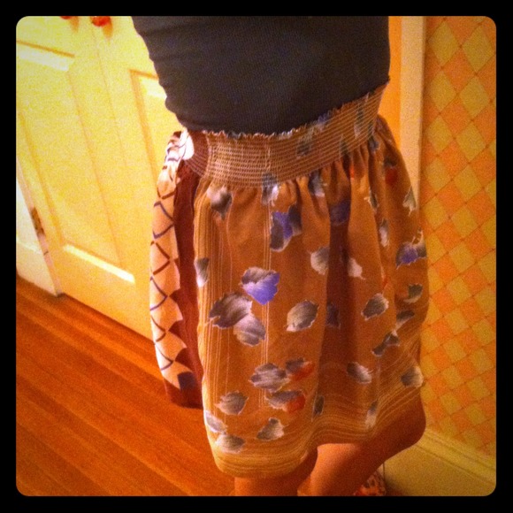 Reversible skirt. Floral/ tribal