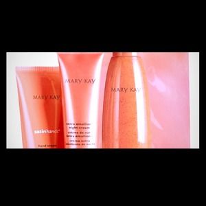 Trade! :) Satin Hands (peach)