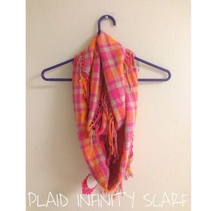 ❌ SOLD ❌NWT Orange & Pink Plaid Infinity Scarf