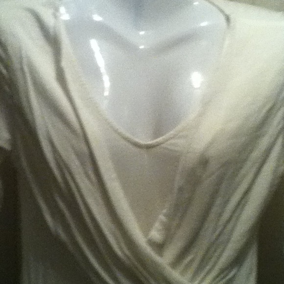 Front drape blouse In white - Picture 4 of 4