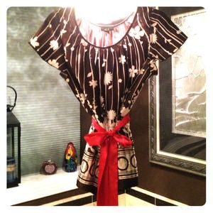 Beautiful silky blouse Brown & white w/ coral belt