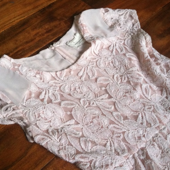 Pretty in pink! Works for any daytime events :) - Picture 2 of 4