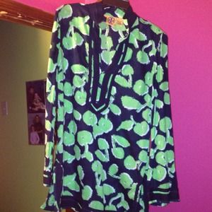 Bright green and navy tunic!