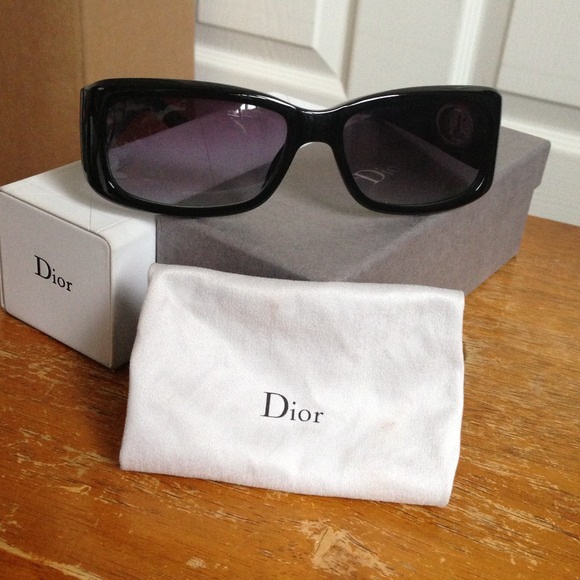 🍄🍄SOLD🍄🍄Authentic Dior sunglasses