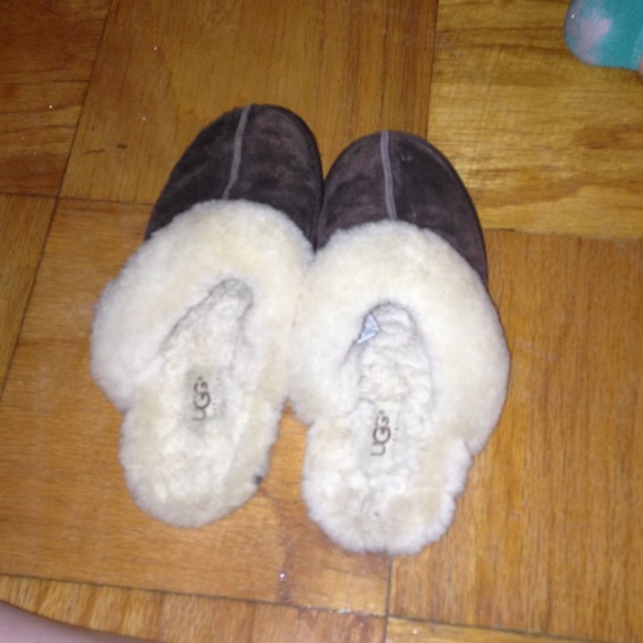 RESERVED ; Ugg slippers