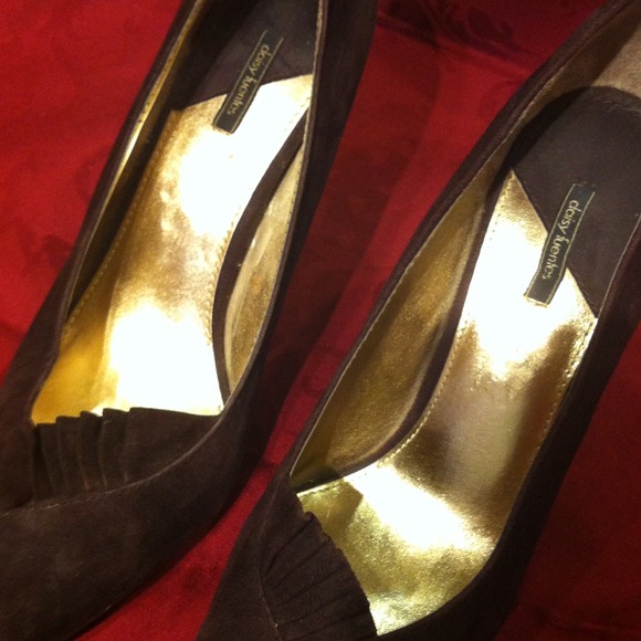 Brown Suade adorable shoes