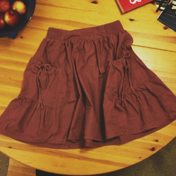 Dusty rose skirt with pockets - Picture 1 of 4