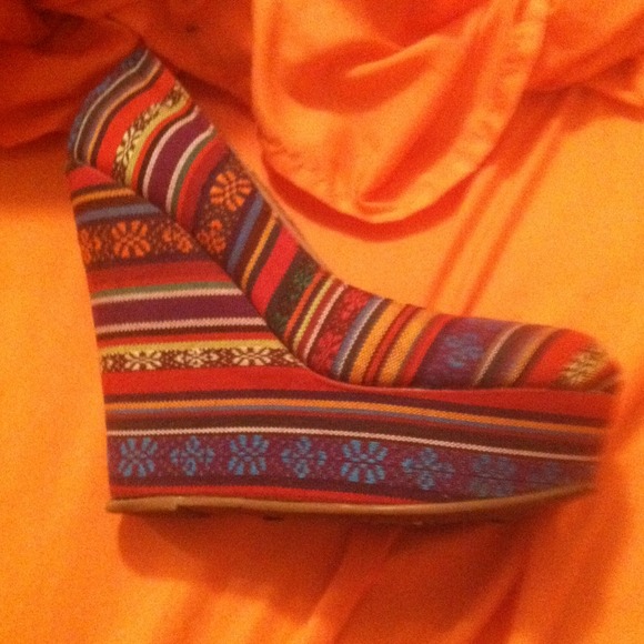 Colorful wedge