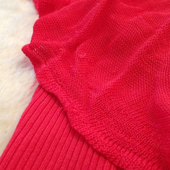 Flirty V-neck dress - Picture 3 of 4