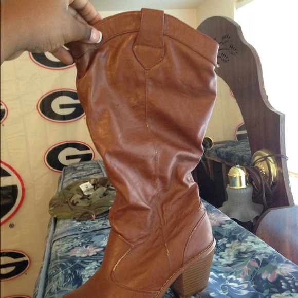 Boots sold sold sold🎤🎤 - Picture 1 of 1