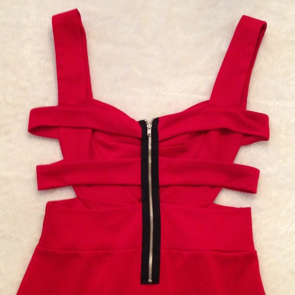 ❌Bundled❌Vixen red cutout dress 😍 - Picture 4 of 4