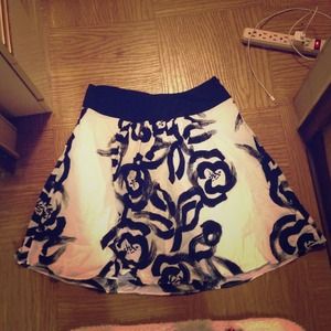 Black & white print skirt