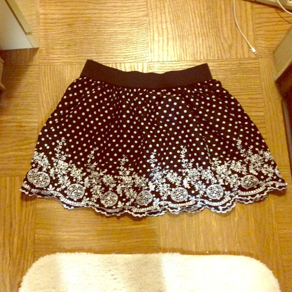 Black & white banded skirt