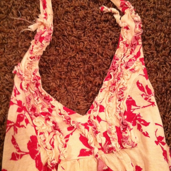 Pink around the neck shirt! - Picture 2 of 5