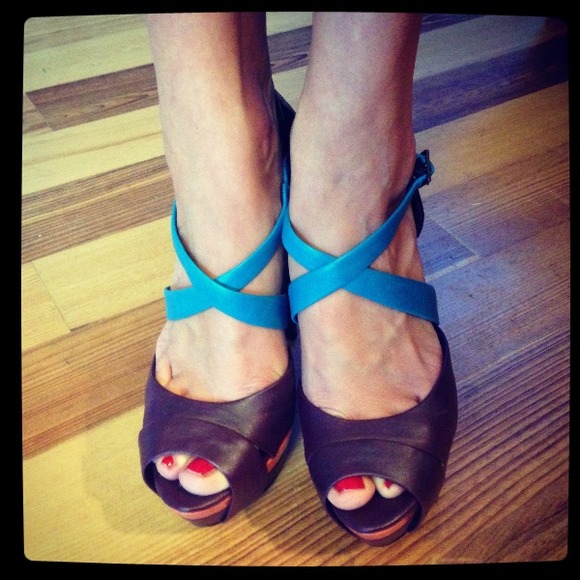 High heeled shoes - Picture 2 of 3