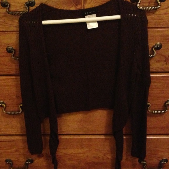 A brown light sweater!