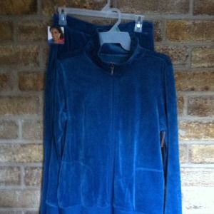 Ladies Hanes jogging set size M