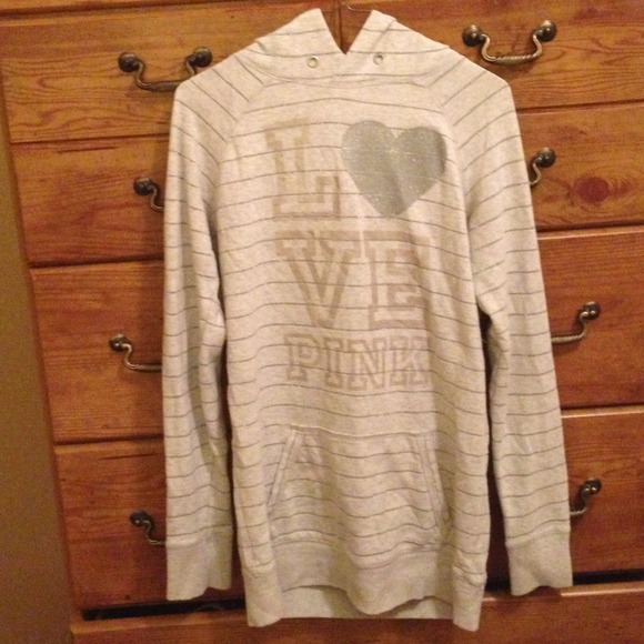 A grey I <3 pink sweater!