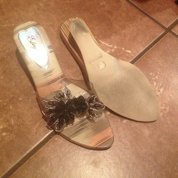Wood healed sandal