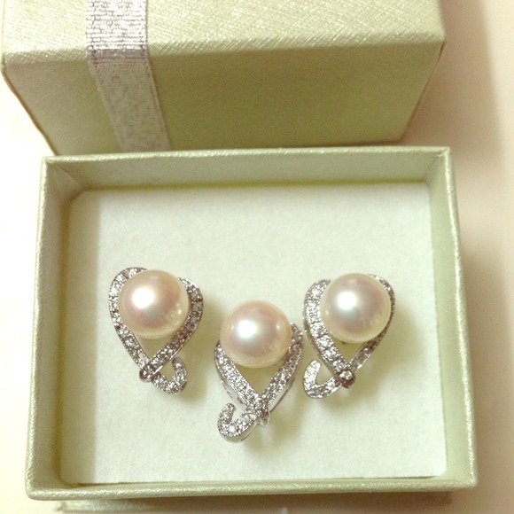 Authentic Heart Freshwater Pearls