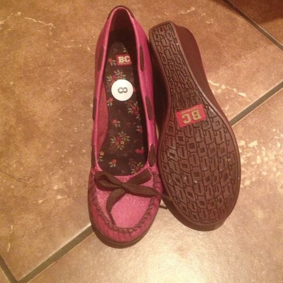 Purply pink wedge shoe