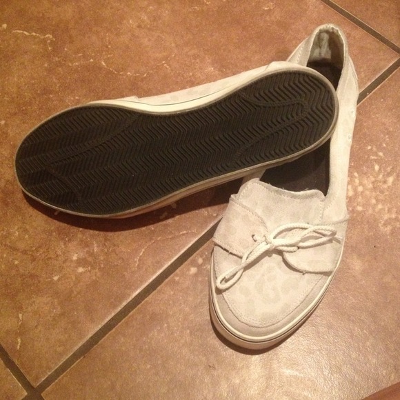 Nike flats