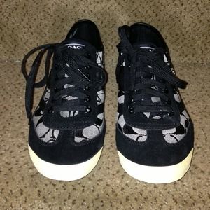 COACH lightly used shoes