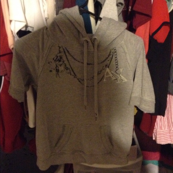 "T-hoodie"