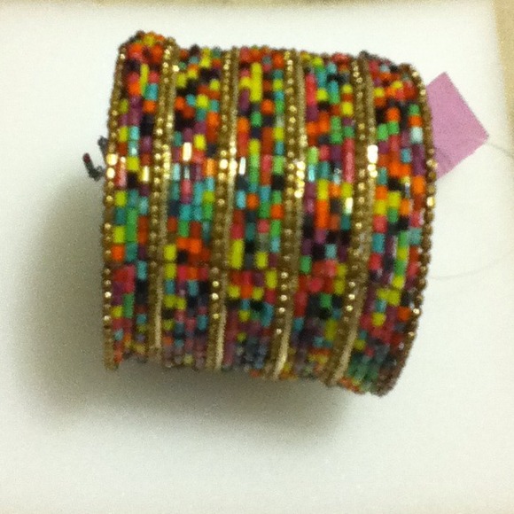 Beautiful Multi-colored new bracelet - Picture 2 of 2