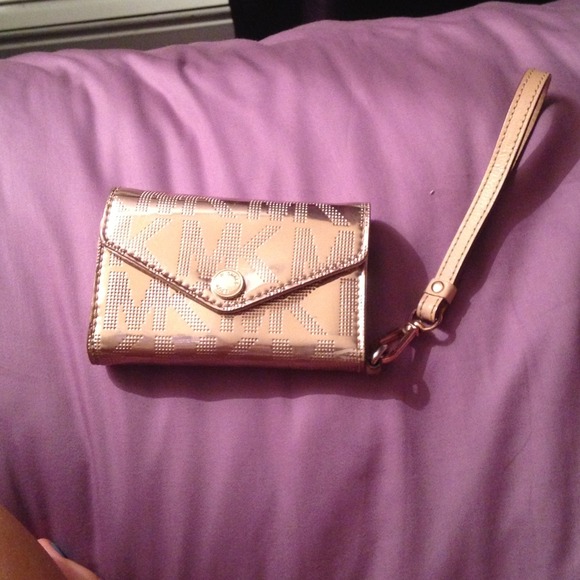 Micheal kors IPhone 4/4s phone tech wallet.