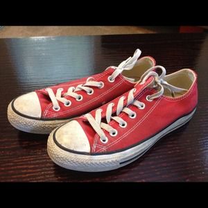 Red low-top converse! PRICE REDUCED