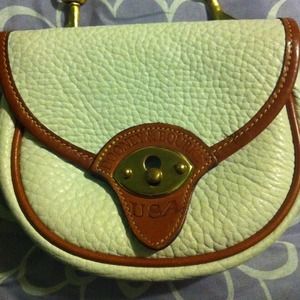 *Reduced!* Vintage Crossbody Dooney & Bourke!