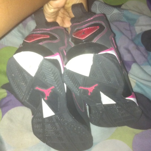 Black && pink Jordan 7s - Picture 3 of 4