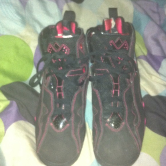 Black && pink Jordan 7s - Picture 4 of 4